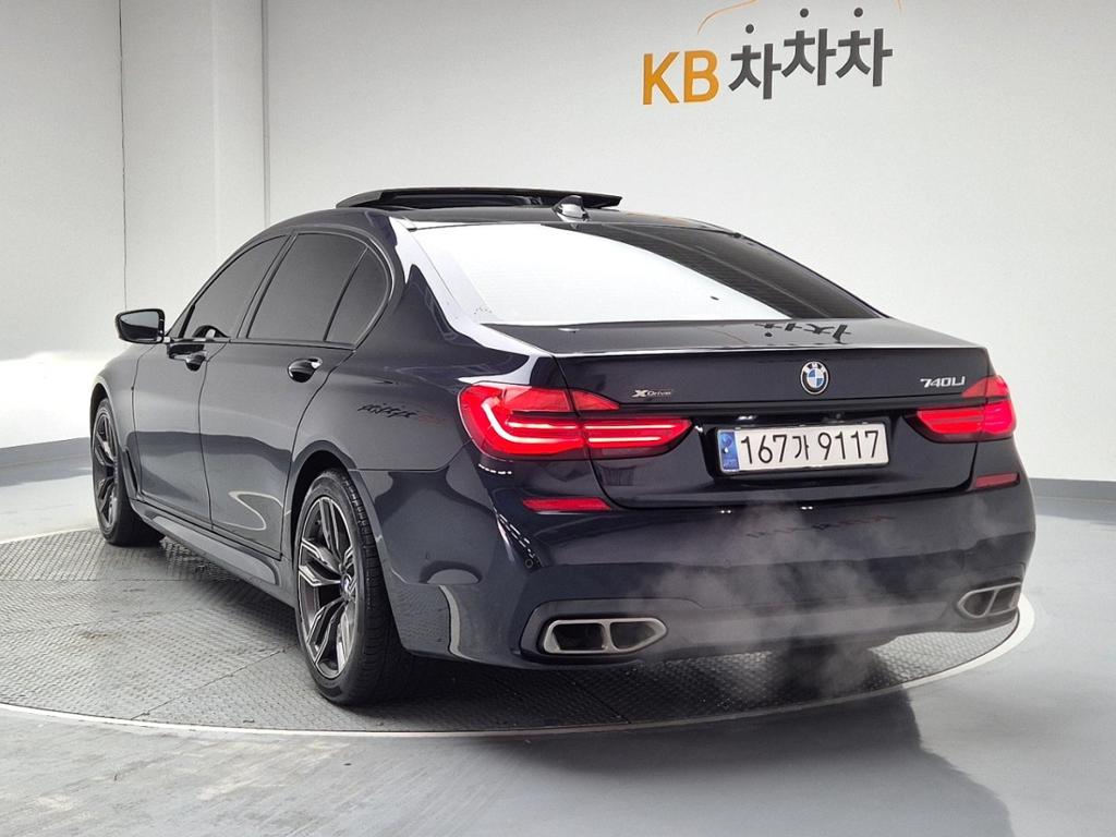 2017 BMW 7 SERIES (6Gen) 