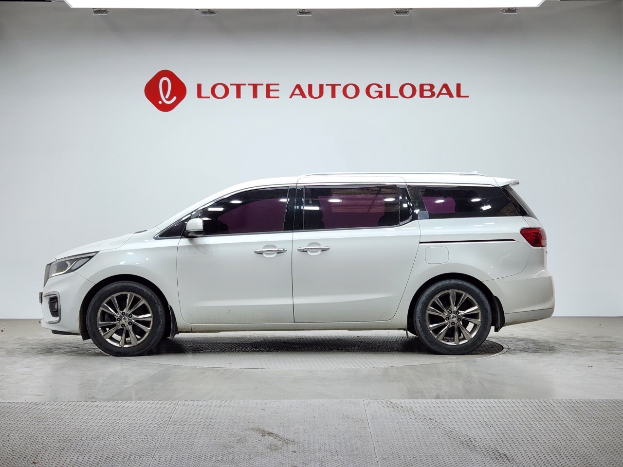 2019 KIA THE NEW CARNIVAL 9seat Diesel Prestige