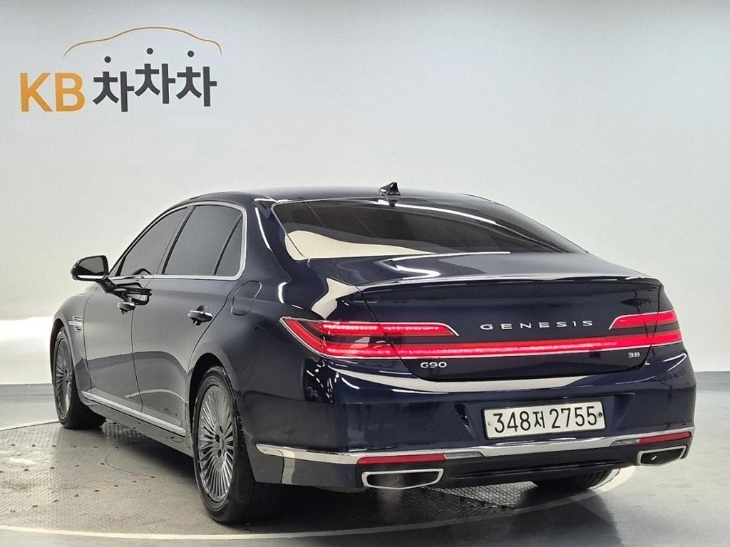 2019 GENESIS G90 