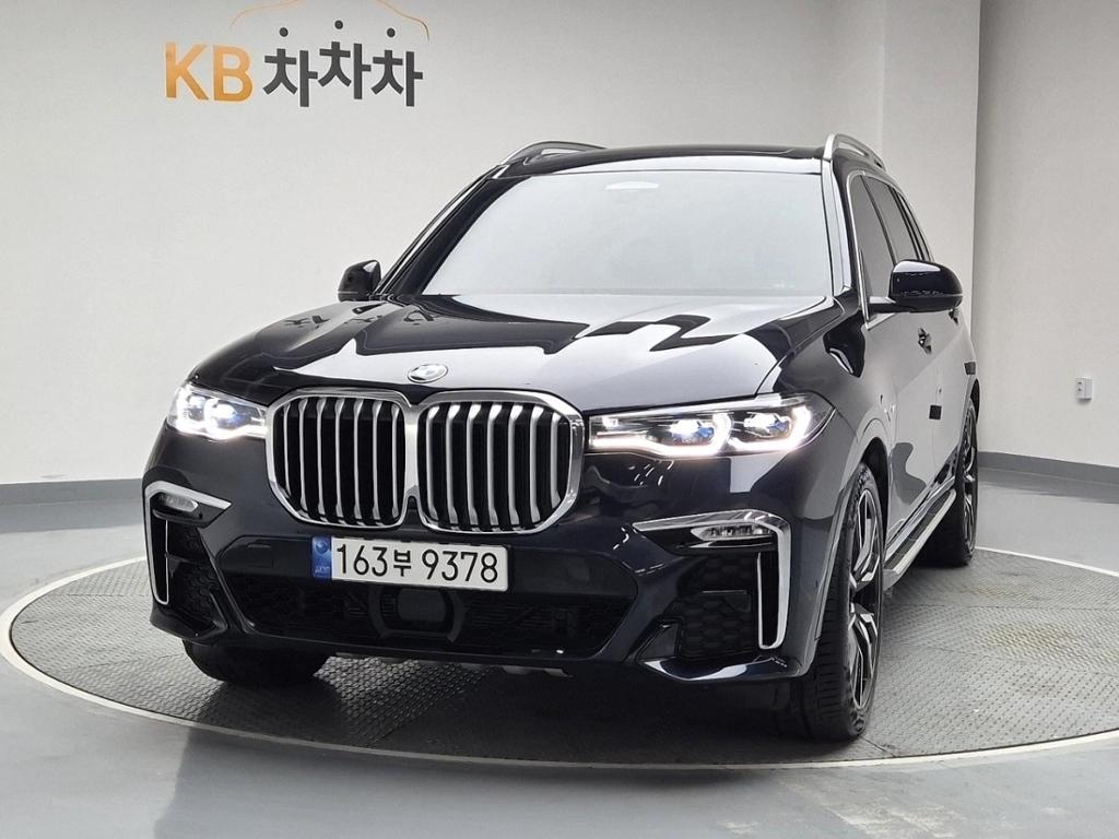 2022 BMW X7 