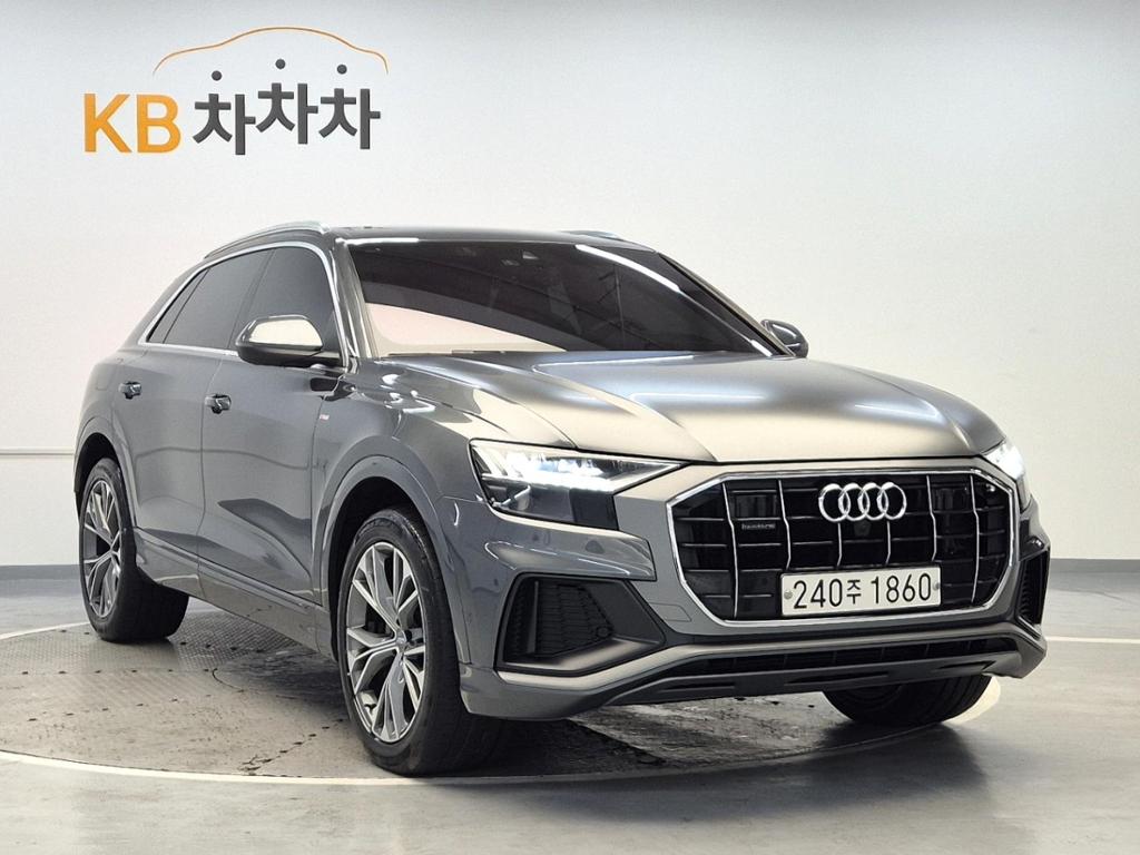 2020 AUDI Q8 