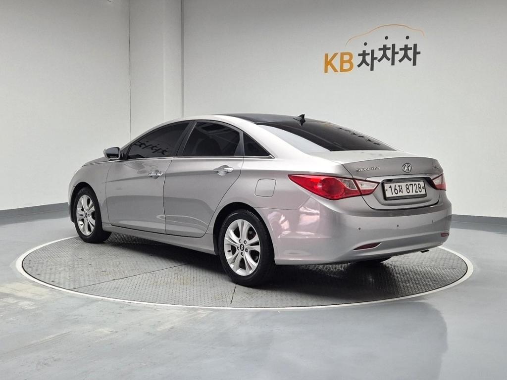 2010 HYUNDAI SONATA (YF) 