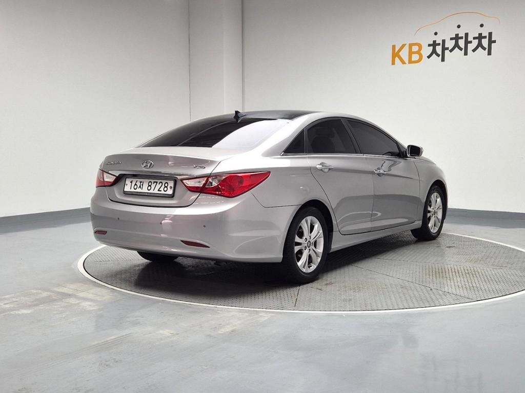 2010 HYUNDAI SONATA (YF) 