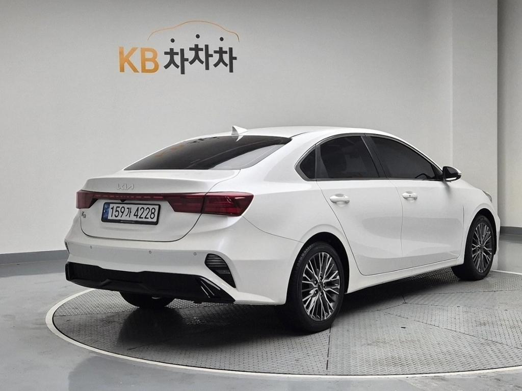 2022 KIA THE NEW K3 