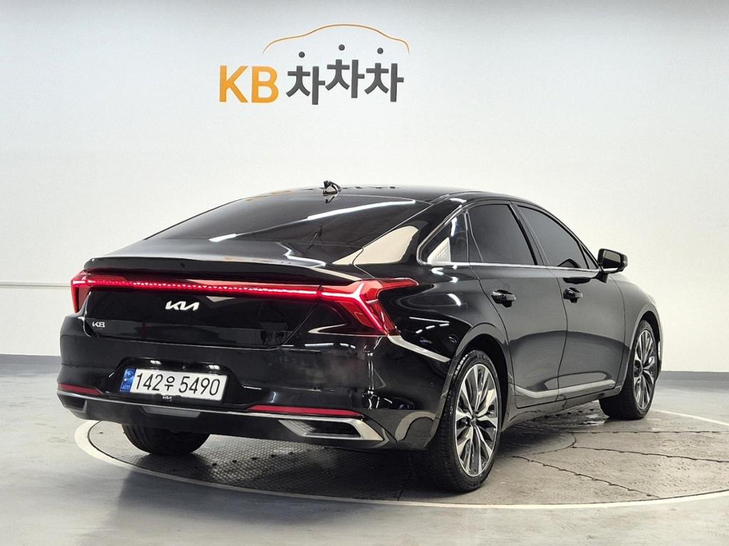 2023 KIA K8 