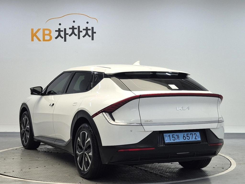 2022 KIA EV6 