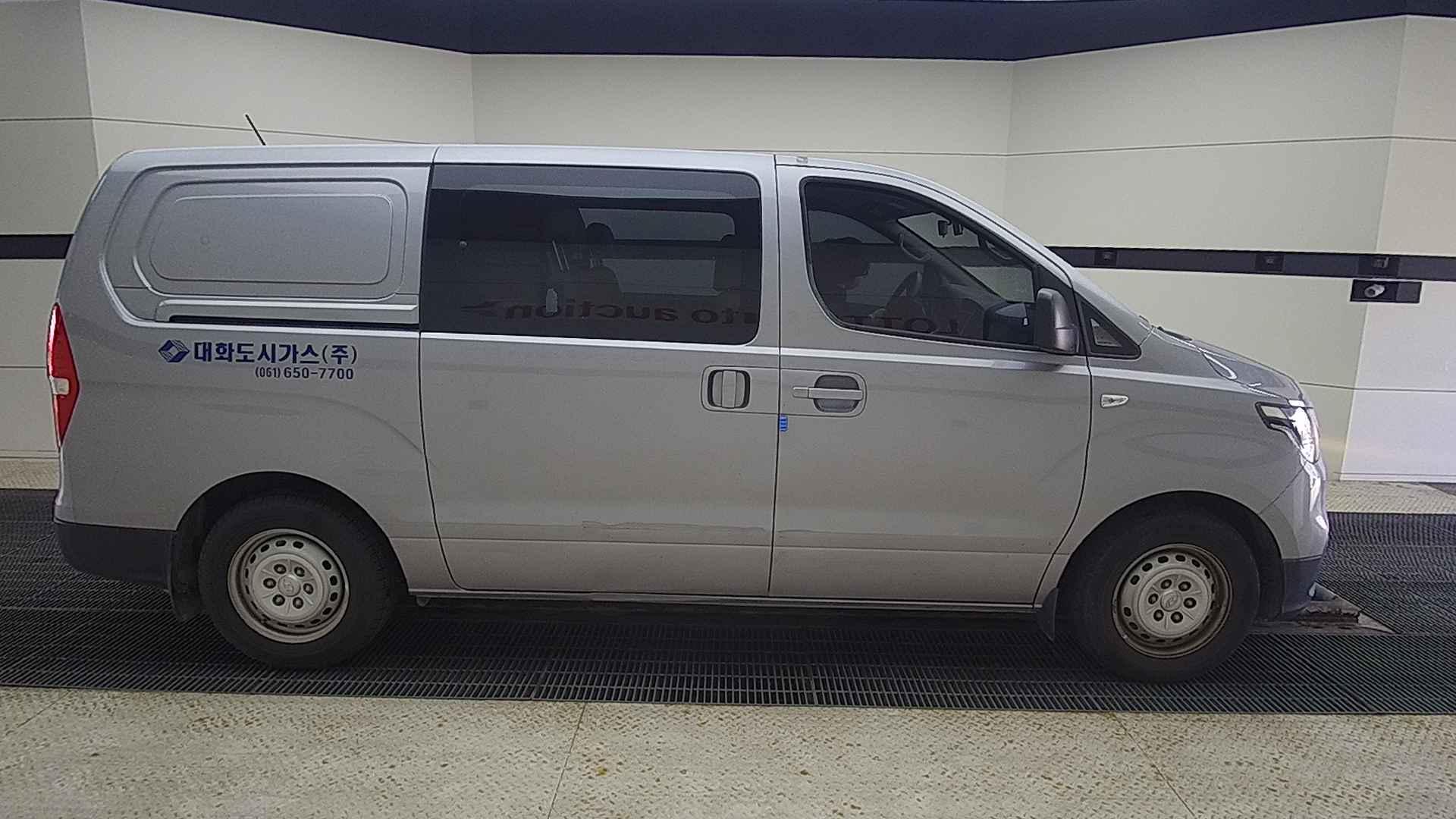 2020 HYUNDAI THE NEW GRAND STAREX 5seat Diesel Van Style