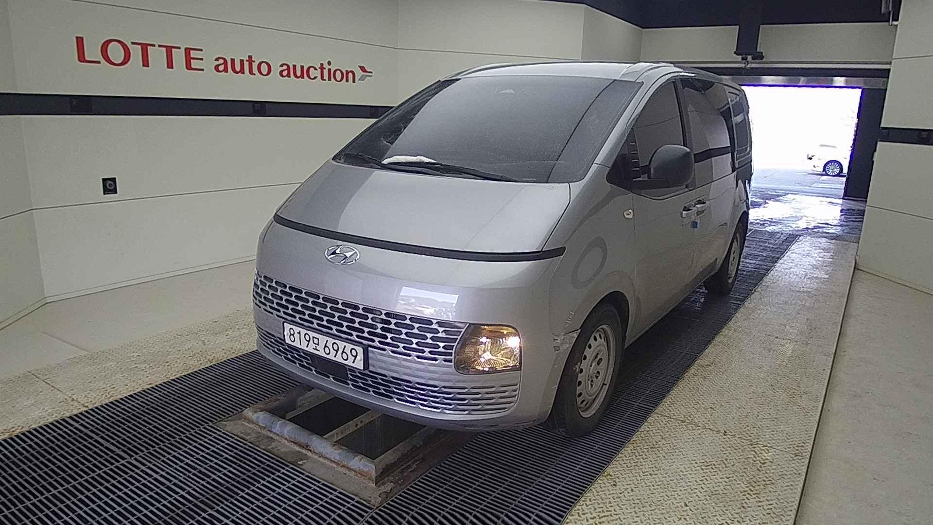 2022 HYUNDAI STARIA 2.2 Diesel Cargo 5seat Smart