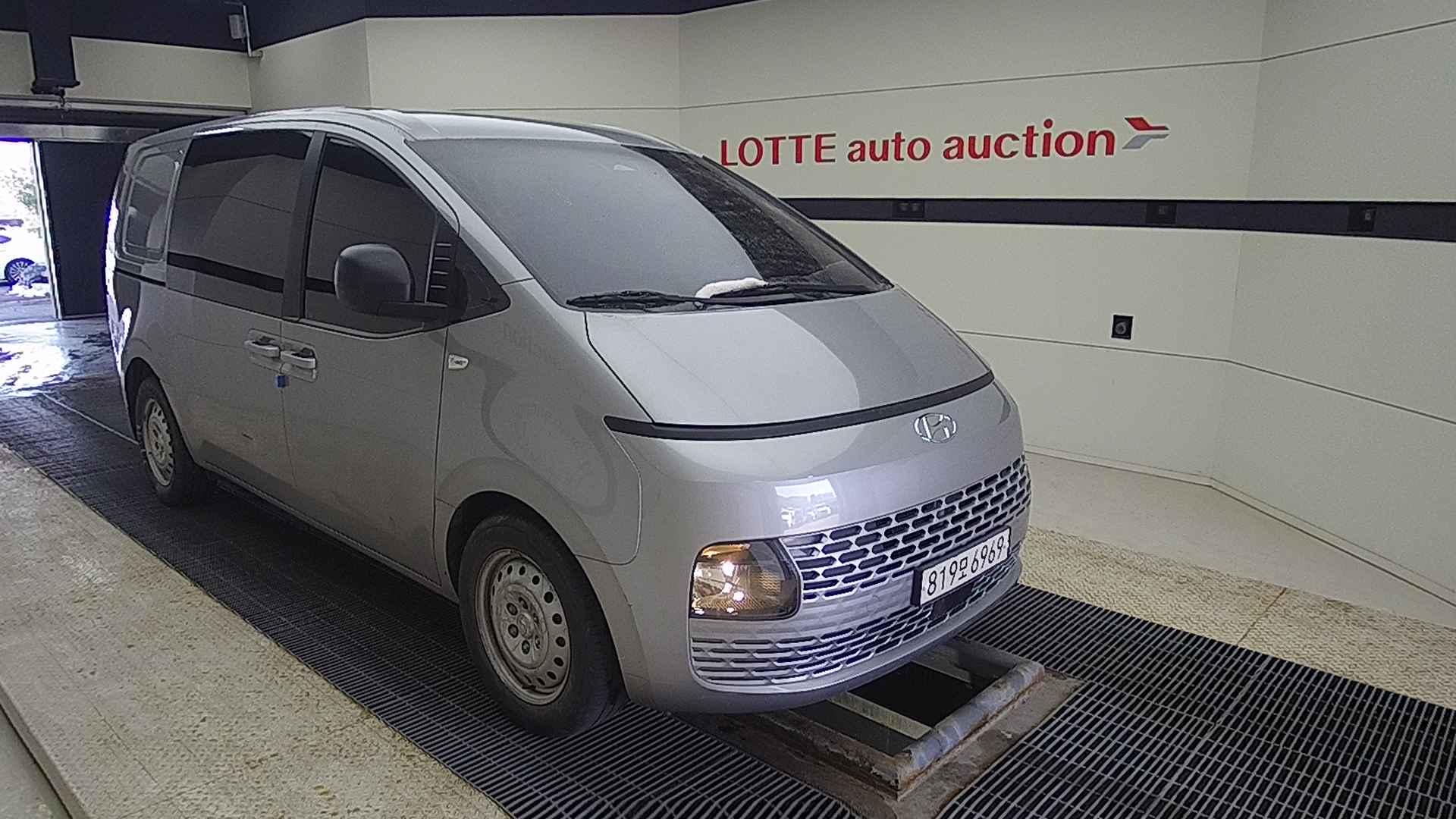 2022 HYUNDAI STARIA 2.2 Diesel Cargo 5seat Smart