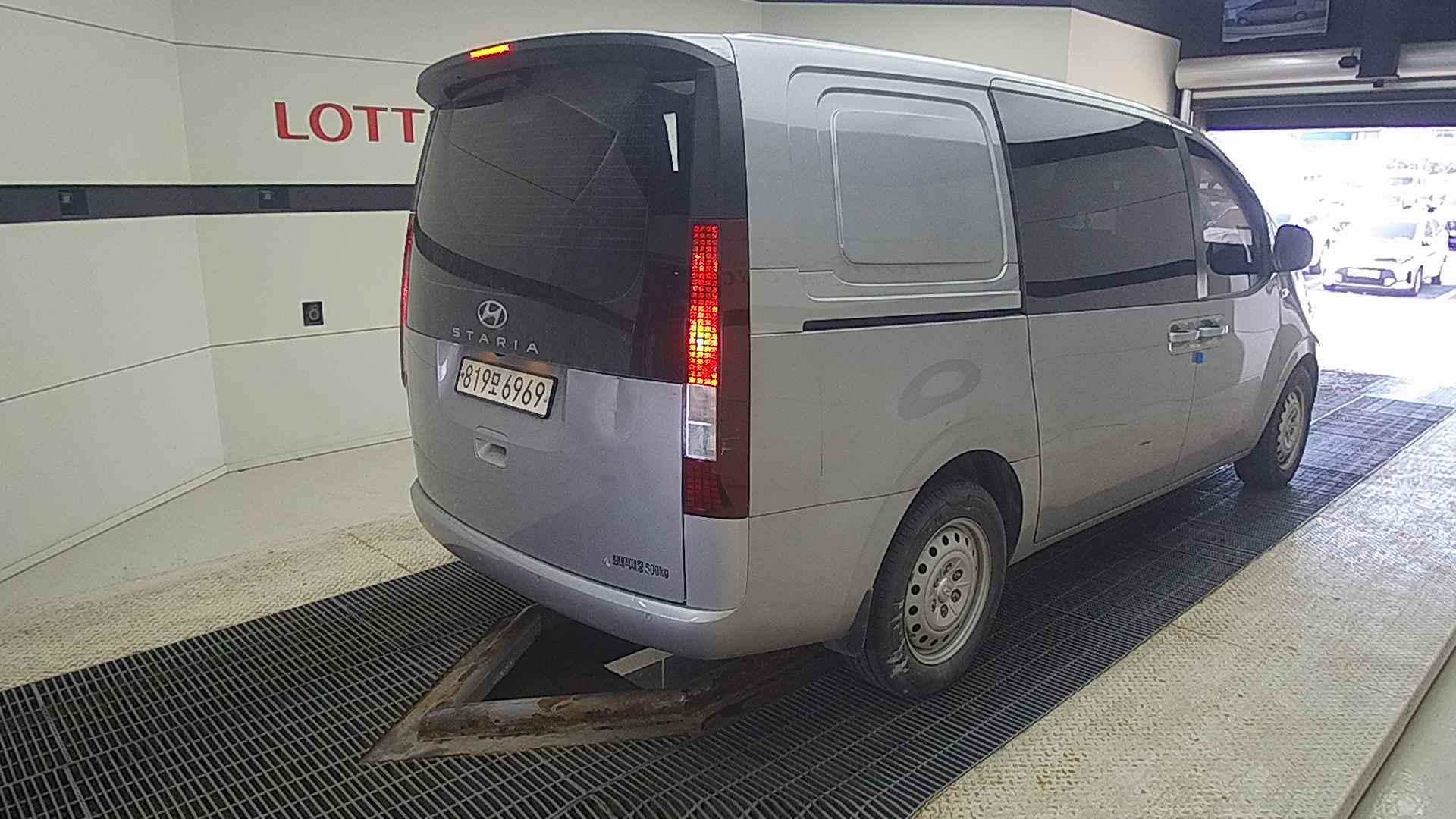 2022 HYUNDAI STARIA 2.2 Diesel Cargo 5seat Smart