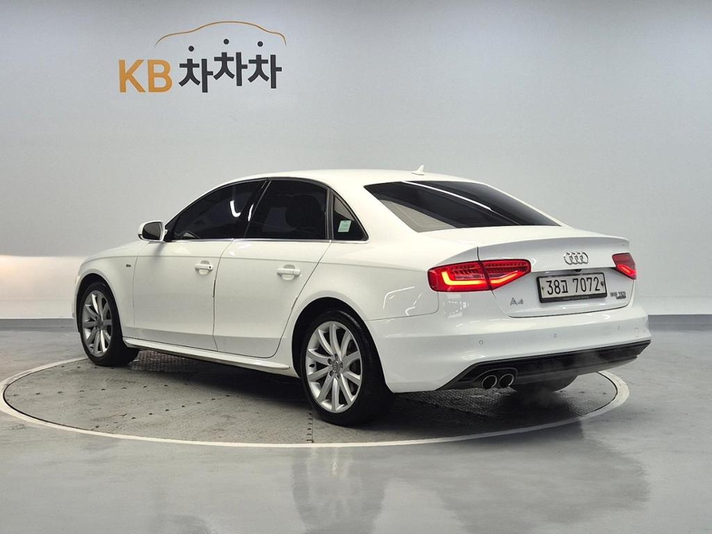 2015 AUDI A4 (4Gen) 