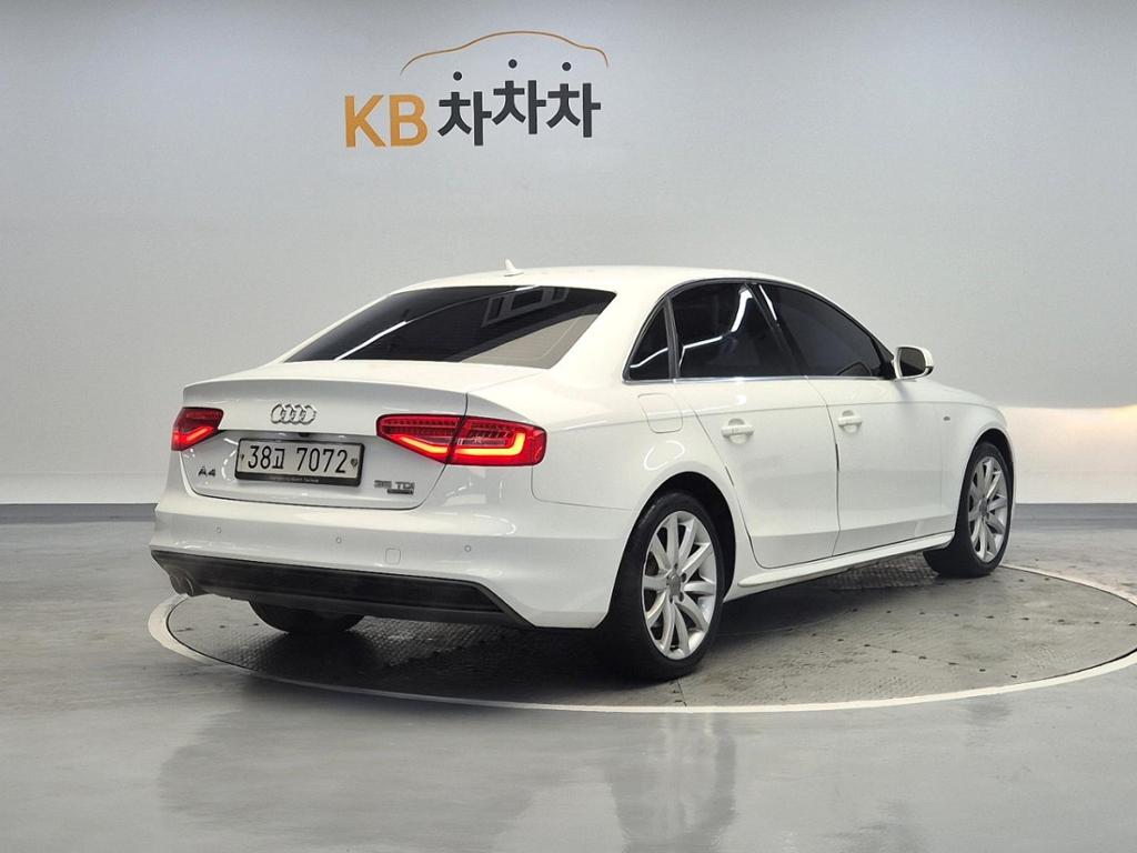 2015 AUDI A4 (4Gen) 