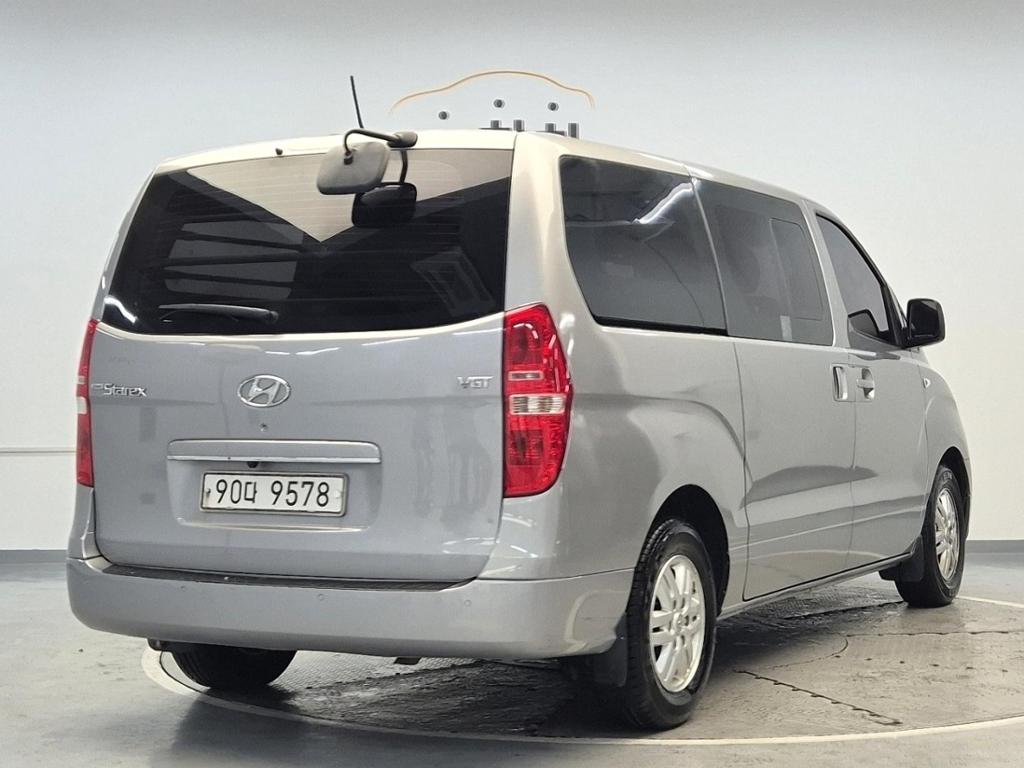 2016 HYUNDAI GRAND STAREX 