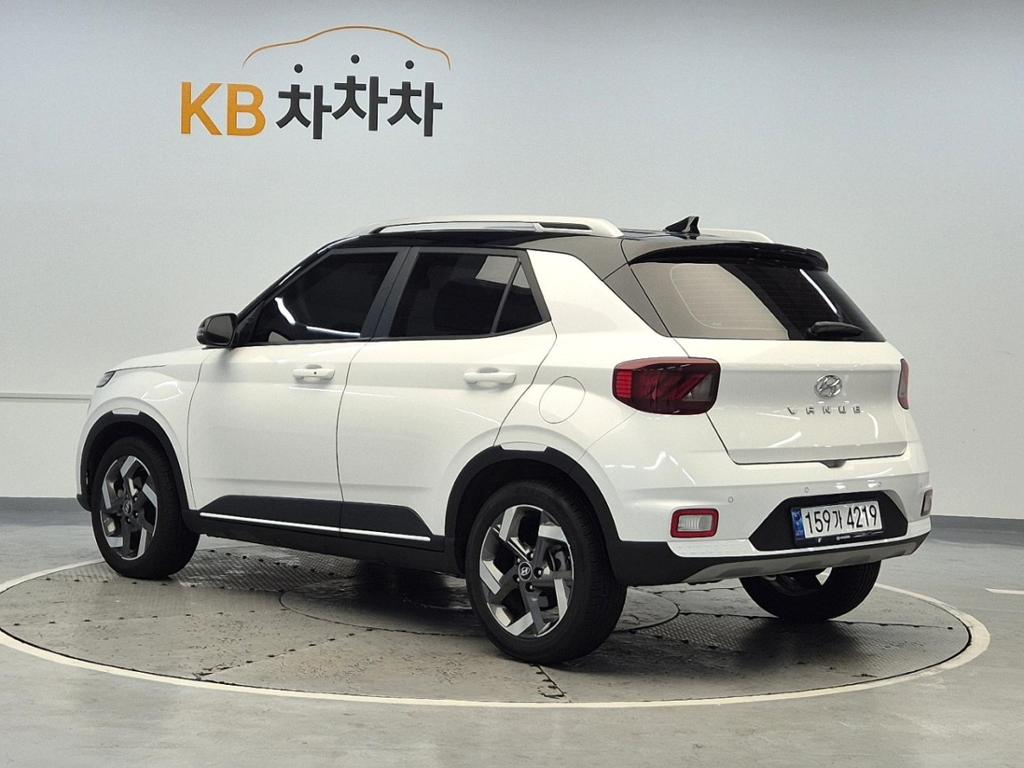 2023 HYUNDAI VENUE 