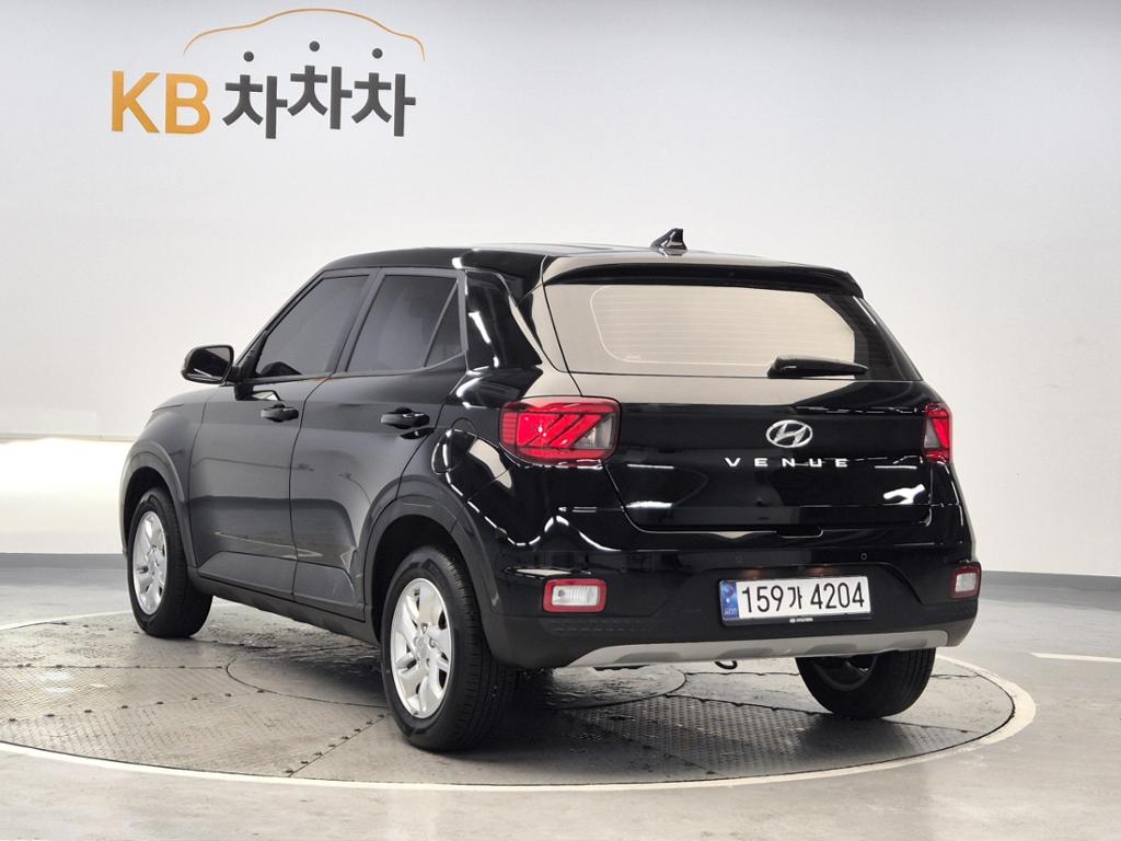 2023 HYUNDAI VENUE 