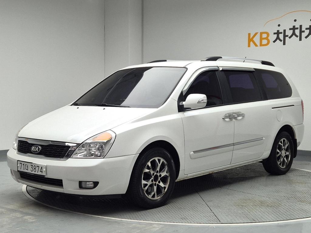 2013 KIA CARNIVAL R 