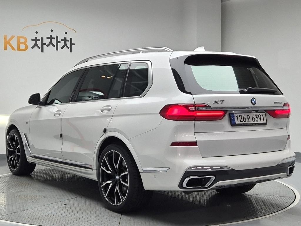 2022 BMW X7 