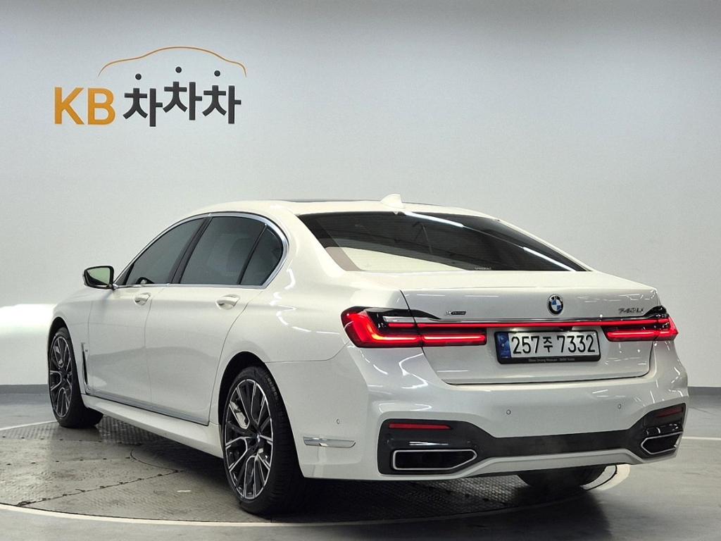 2022 BMW 7 SERIES (6Gen) 