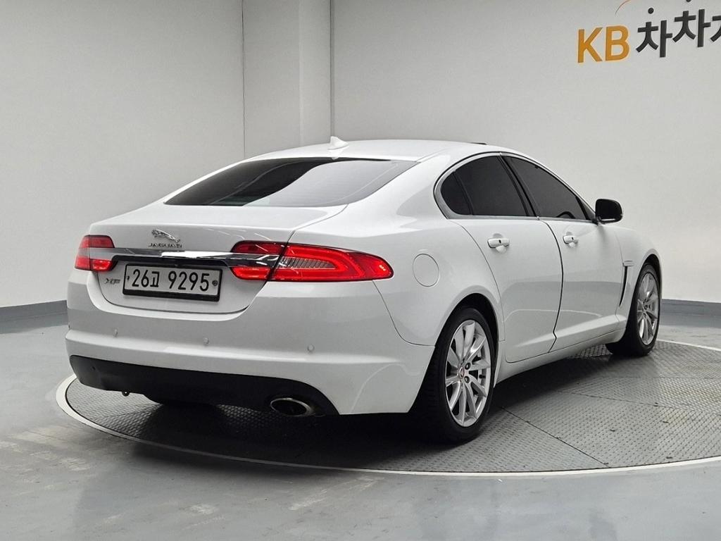 2015 JAGUAR XF (1G) 