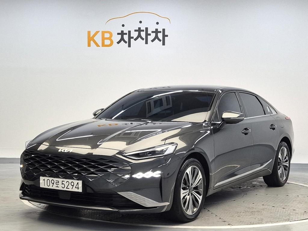 2022 KIA K8 