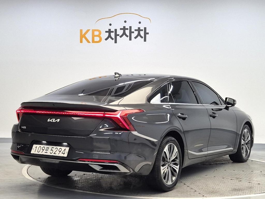 2022 KIA K8 