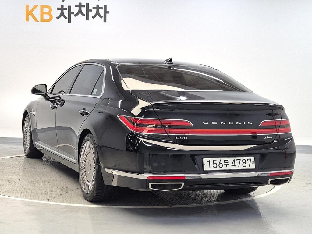 2021 GENESIS G90 