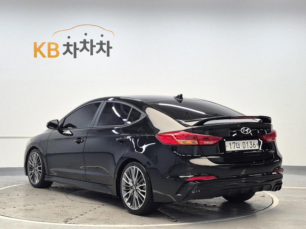 2017 HYUNDAI AVANTE AD 