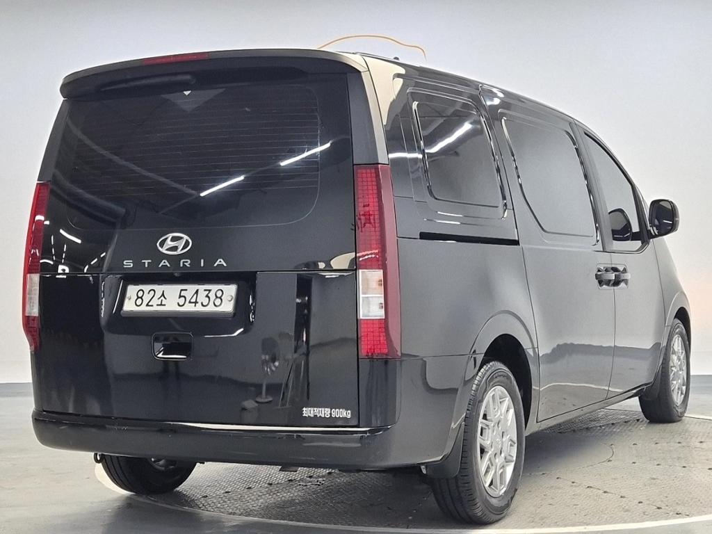 2022 HYUNDAI STARIA 