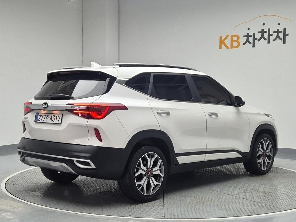 2022 KIA SELTOS 