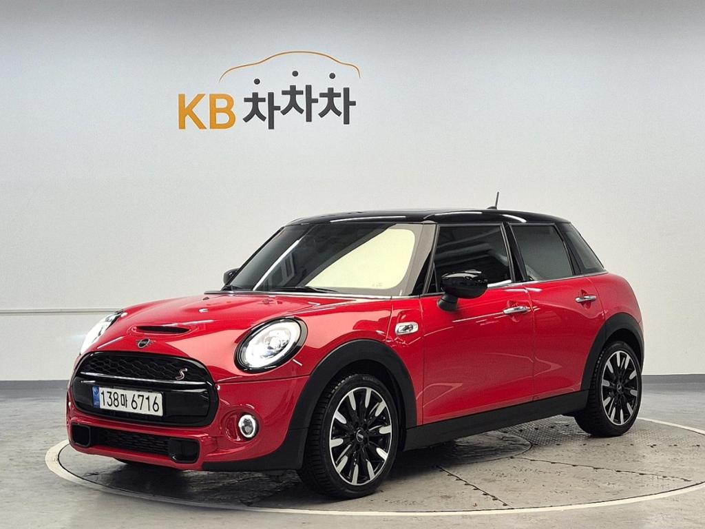 2021 MINI COOPER 