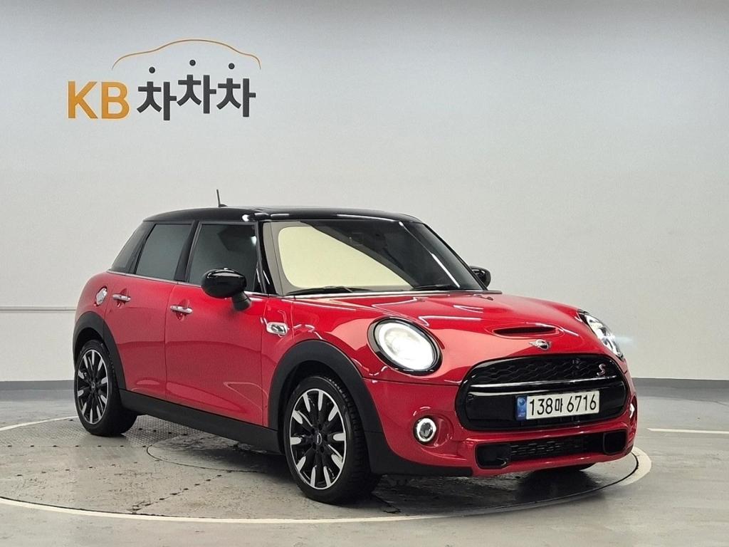 2021 MINI COOPER 