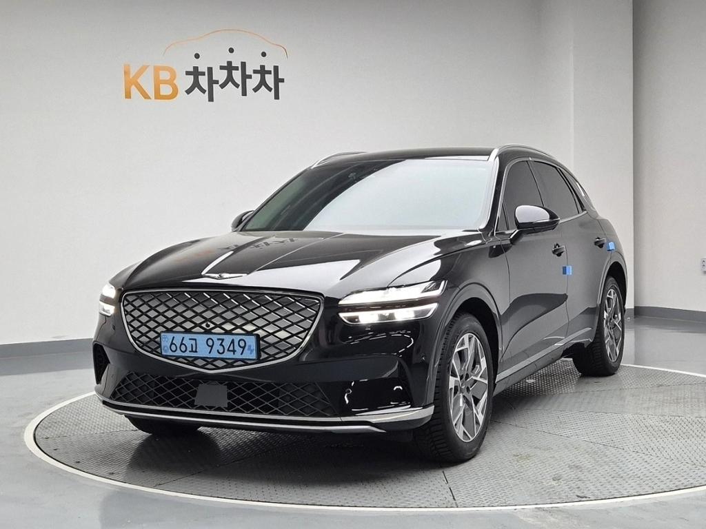 2022 GENESIS eGV70 