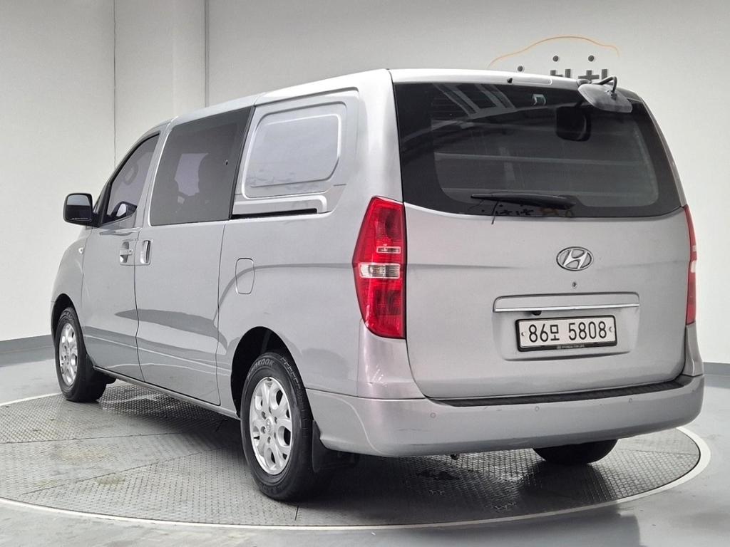 2015 HYUNDAI GRAND STAREX 