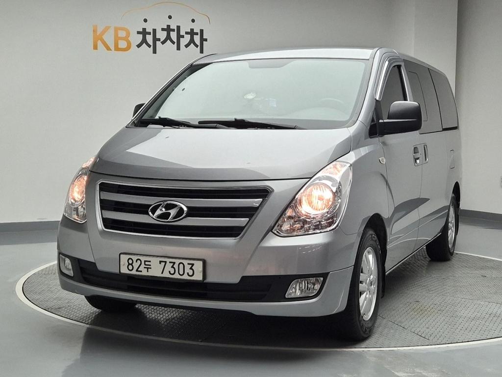 2017 HYUNDAI GRAND STAREX 