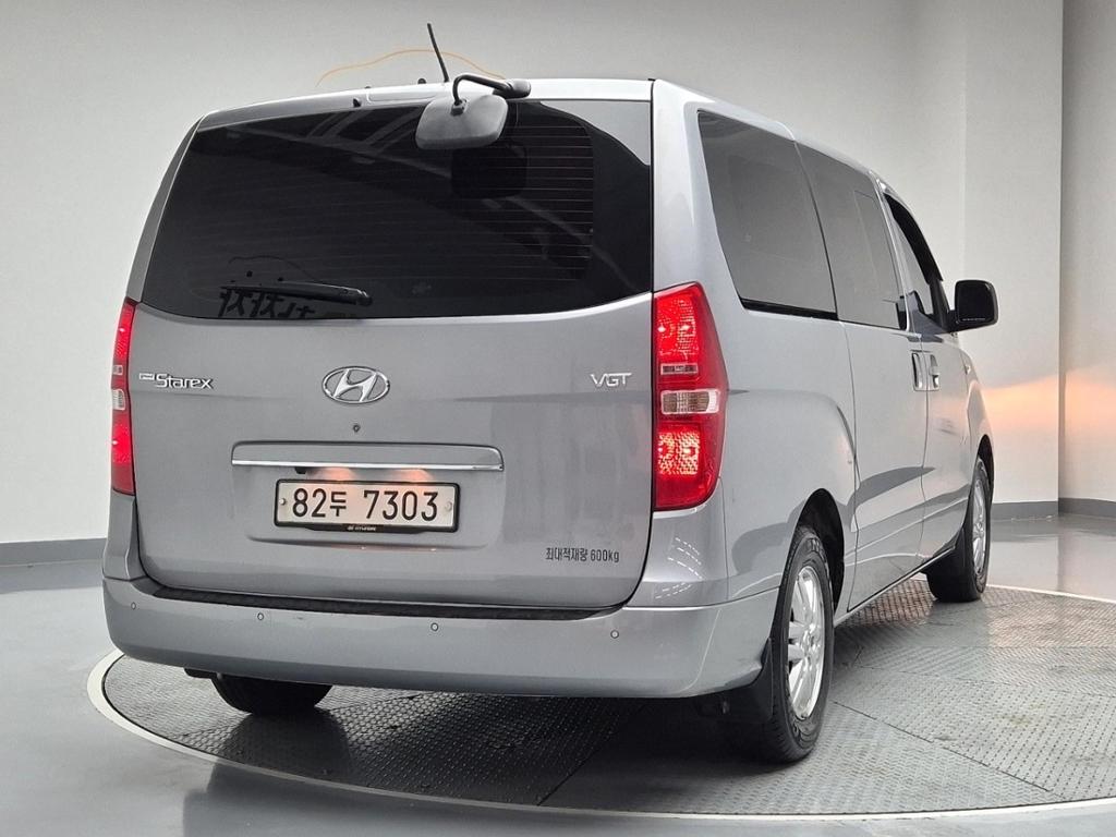 2017 HYUNDAI GRAND STAREX 