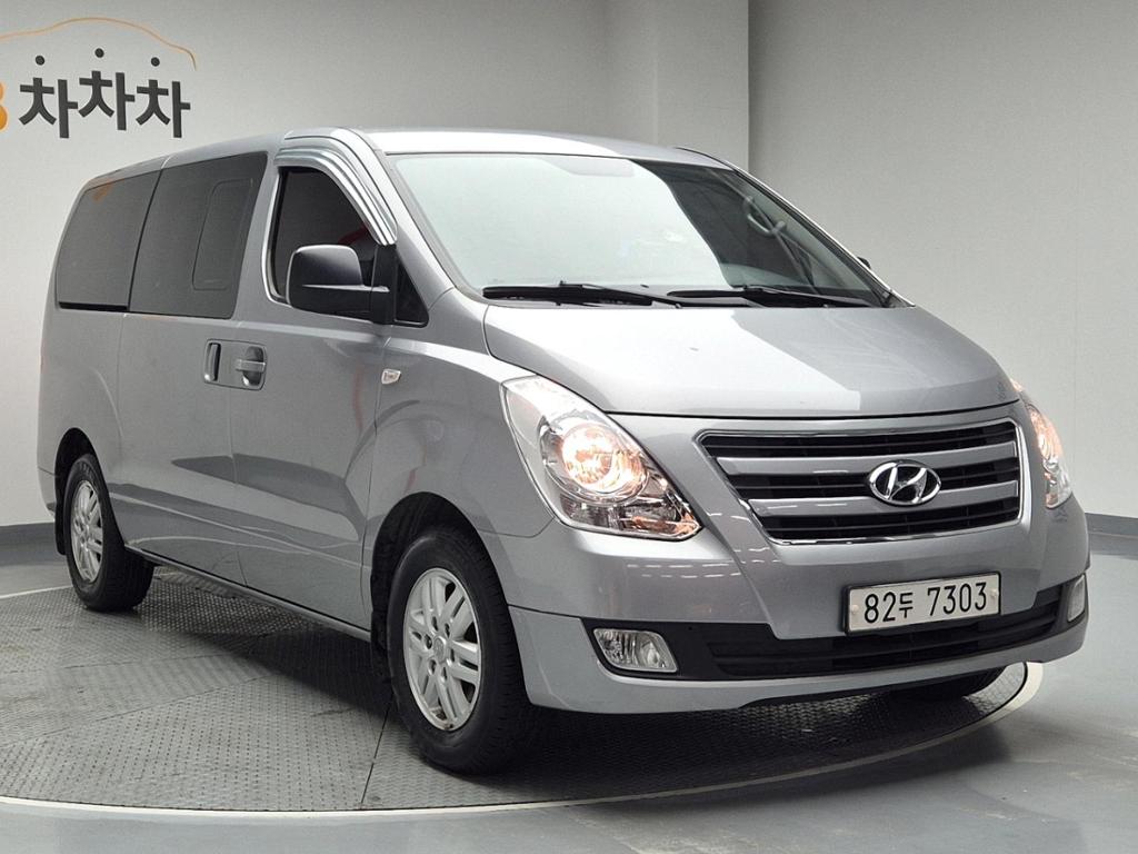 2017 HYUNDAI GRAND STAREX 