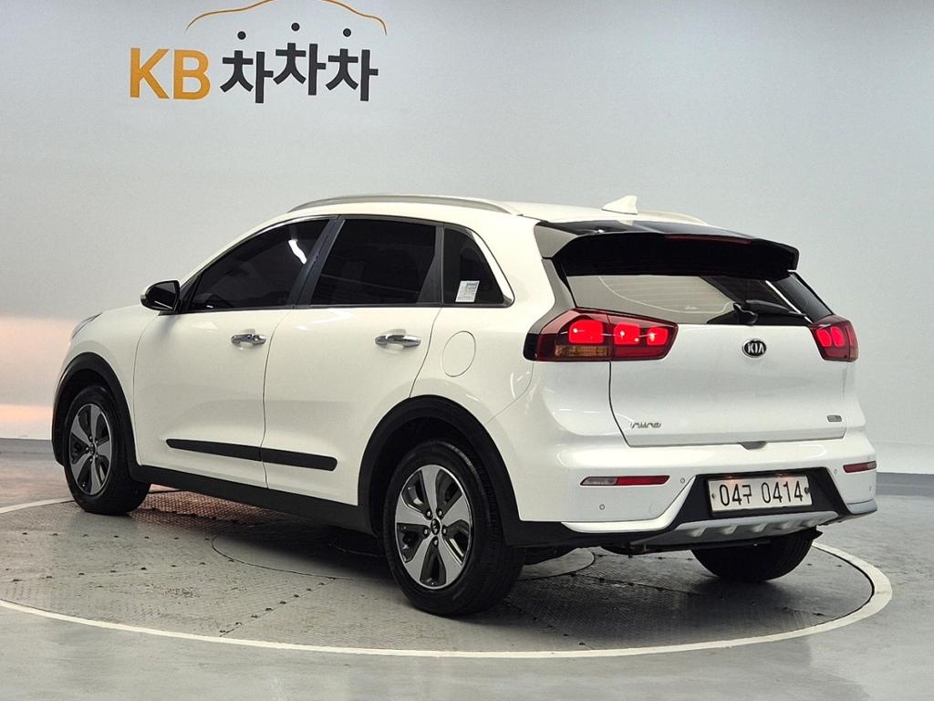 2017 KIA NIRO 