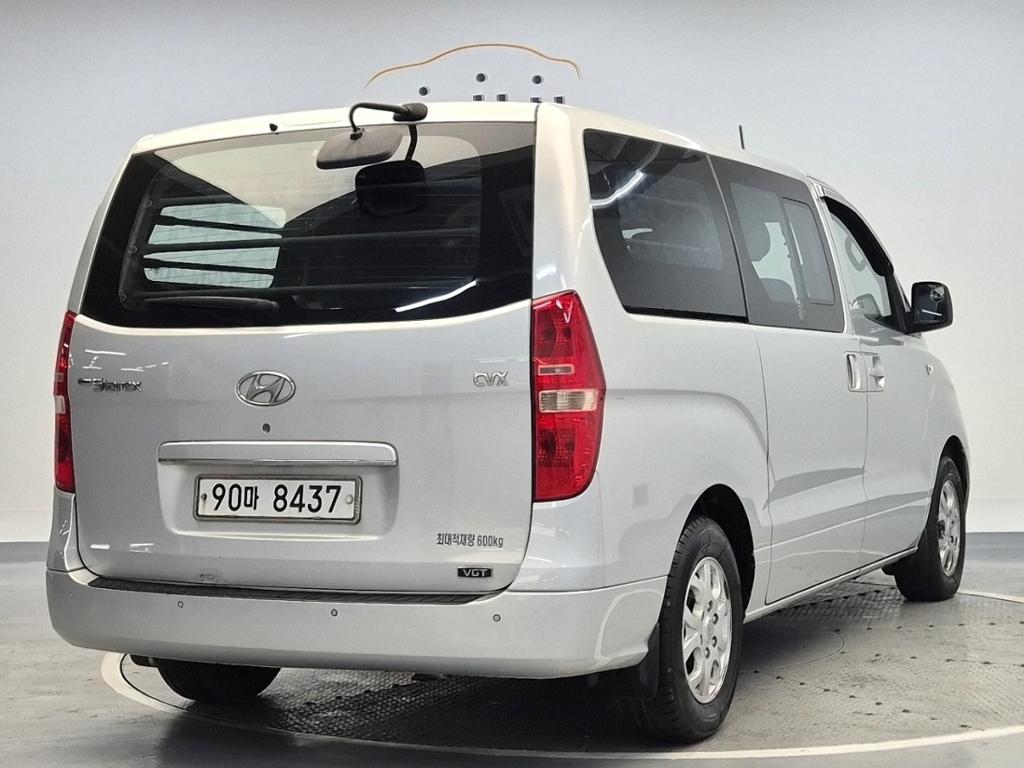 2010 HYUNDAI GRAND STAREX 