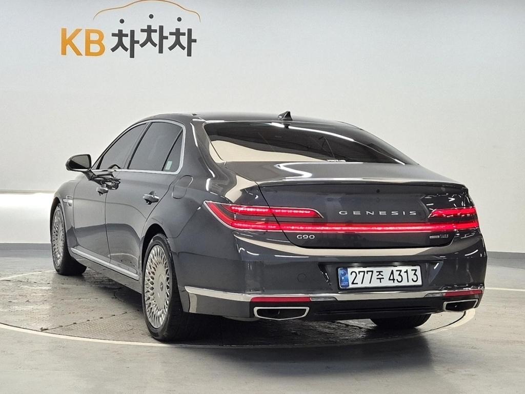 2020 GENESIS G90 