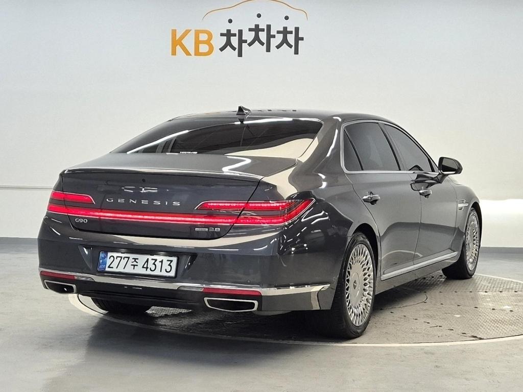 2020 GENESIS G90 