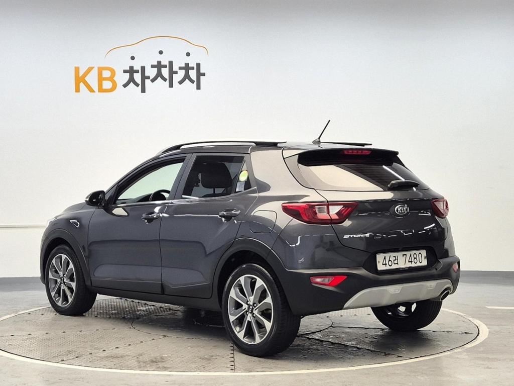 2019 KIA STONIC 
