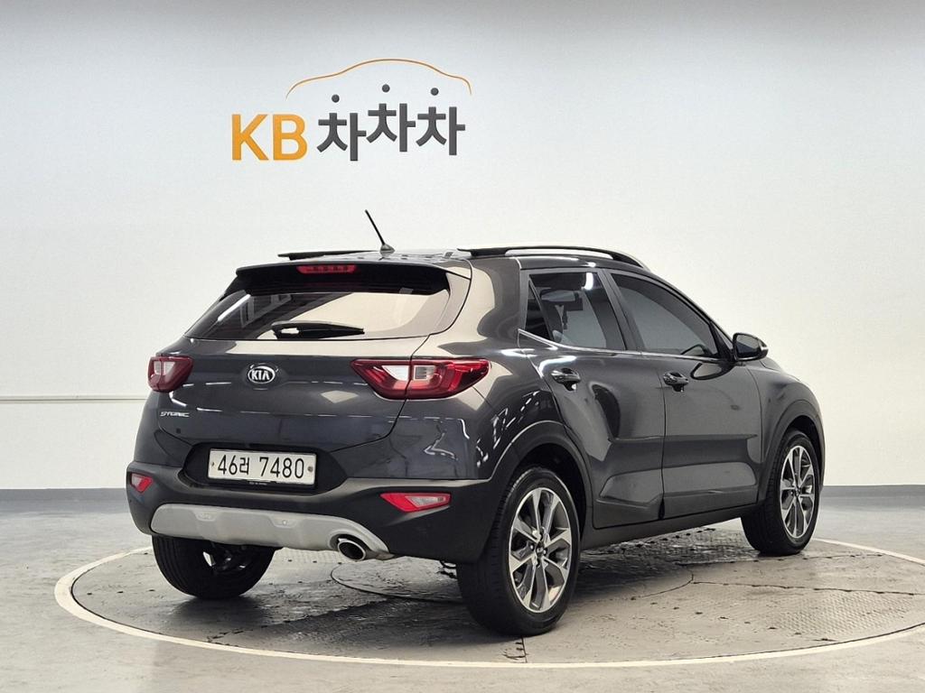 2019 KIA STONIC 