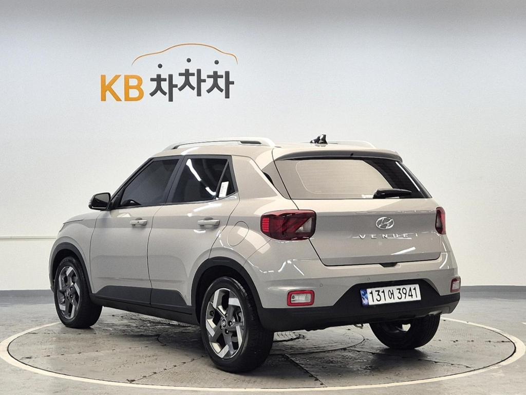 2022 HYUNDAI VENUE 