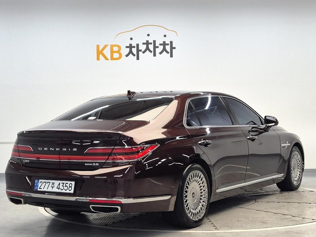 2019 GENESIS G90 