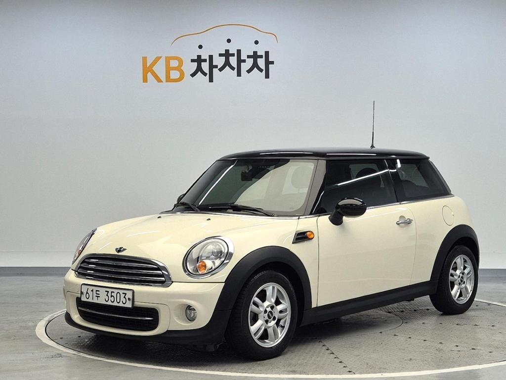 2013 MINI COOPER 