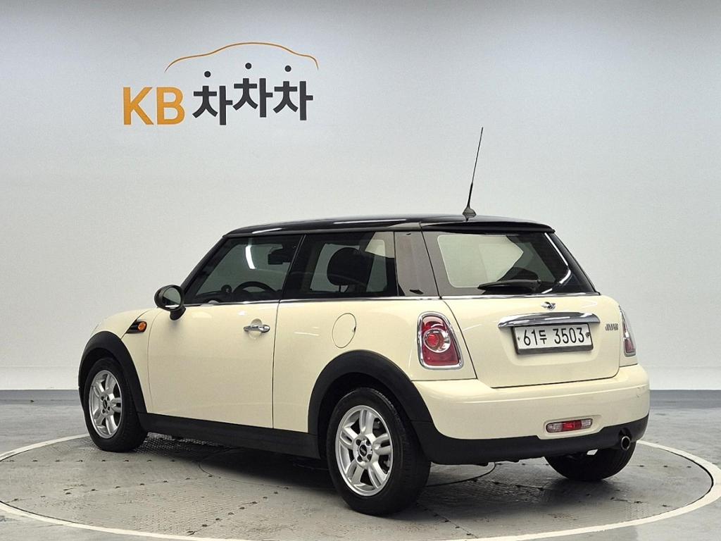 2013 MINI COOPER 