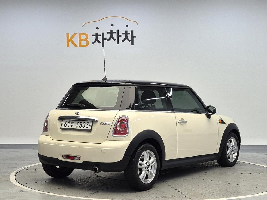 2013 MINI COOPER 