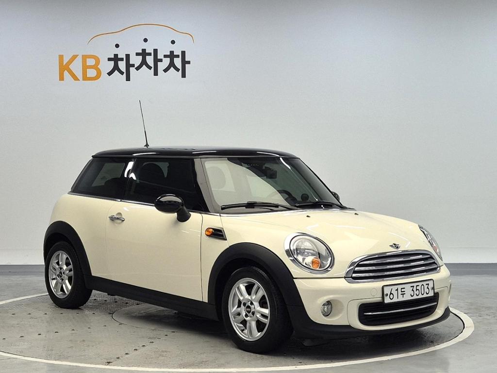 2013 MINI COOPER 