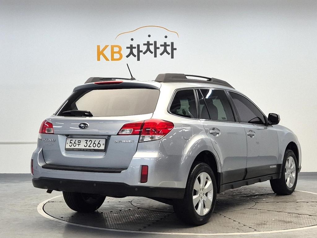 2012 SUBARU OUTBACK 