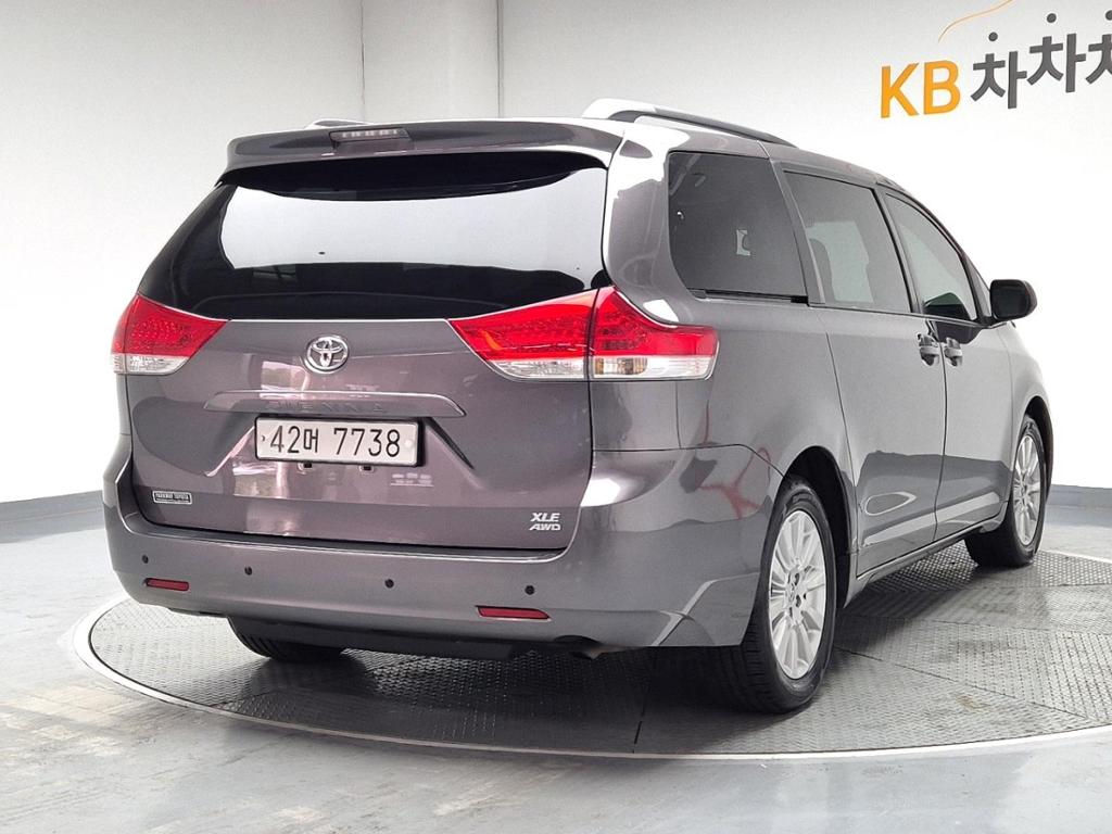 2014 TOYOTA SIENNA 